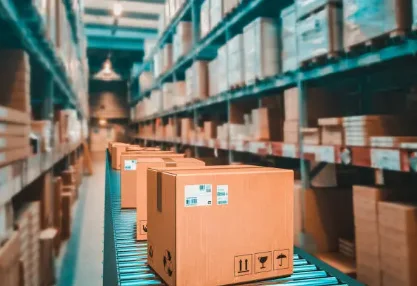 ecommerce-logistics-packaging-warehouse-conveyor