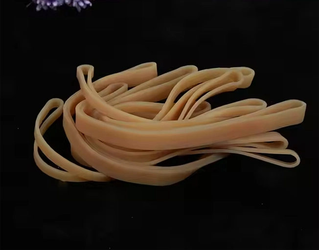 Wide industrial rubber bands for heavy-duty bundling applications